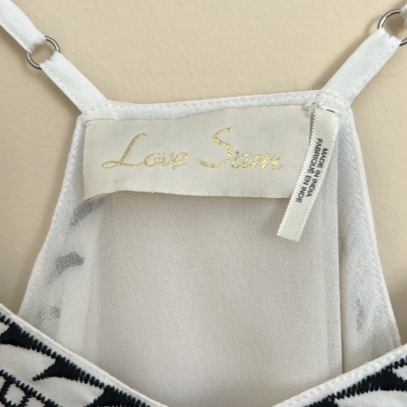 Embroidered top - Picture 2 of 3